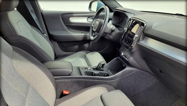 Volvo XC 40 cena 151111 przebieg: 32180, rok produkcji 2023 z Krzyż Wielkopolski małe 436